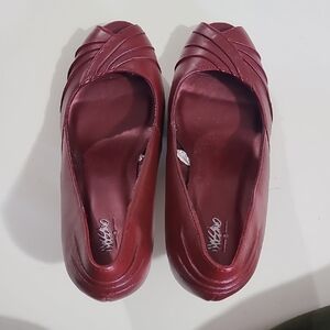 Womens Size 9 Vintage Red Heels